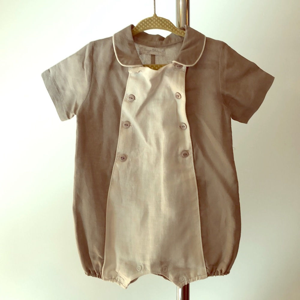 Adorable baby boys linen jumpsuit. 9 months.